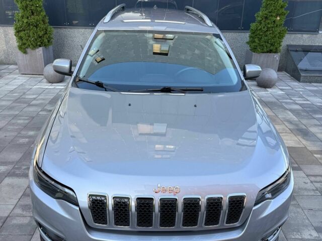 Серый Джип Чероки, объемом двигателя 2.4 л и пробегом 256 тыс. км за 13700 $, фото 3 на Automoto.ua