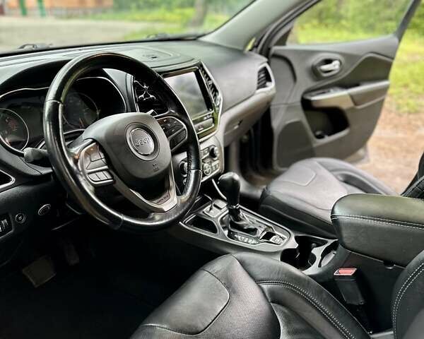 Сірий Джип Cherokee, об'ємом двигуна 2.36 л та пробігом 133 тис. км за 19500 $, фото 7 на Automoto.ua