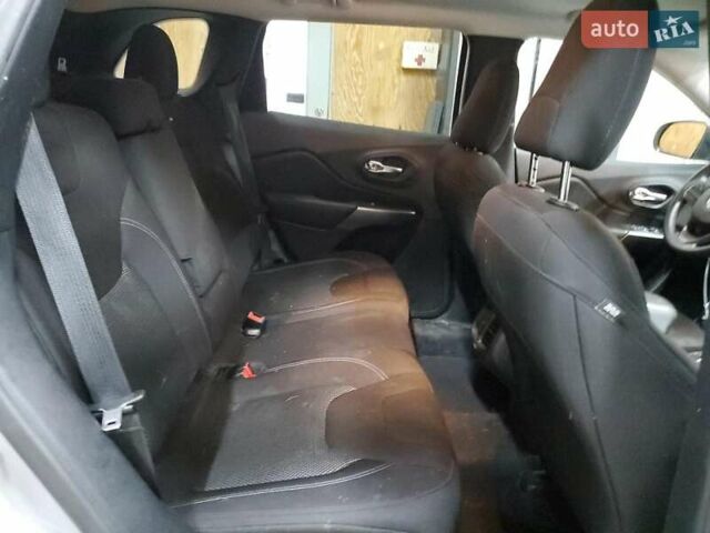 Серый Джип Чероки, объемом двигателя 2.36 л и пробегом 95 тыс. км за 2900 $, фото 10 на Automoto.ua