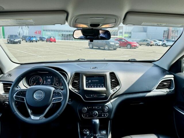 Джип Чероки 2020 в Киеве на Automoto.ua Серый Джип Чероки, объемом двигателя 2.4 л и пробегом 130 тыс. км за 16700 $, фото 10 на Automoto.ua