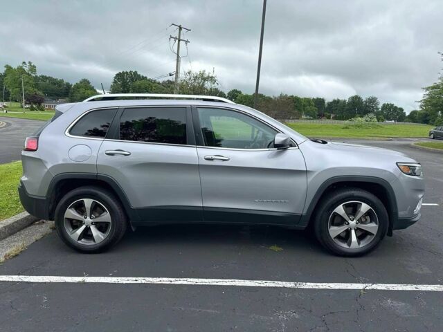 Сірий Джип Cherokee, об'ємом двигуна 3.2 л та пробігом 47 тис. км за 12000 $, фото 6 на Automoto.ua