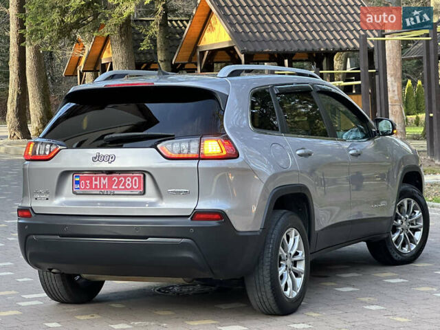 Серый Джип Чероки, объемом двигателя 2.4 л и пробегом 165 тыс. км за 15699 $, фото 3 на Automoto.ua