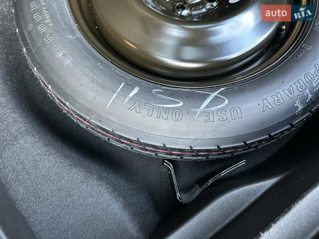 Серый Джип Чероки, объемом двигателя 2.4 л и пробегом 165 тыс. км за 15699 $, фото 256 на Automoto.ua