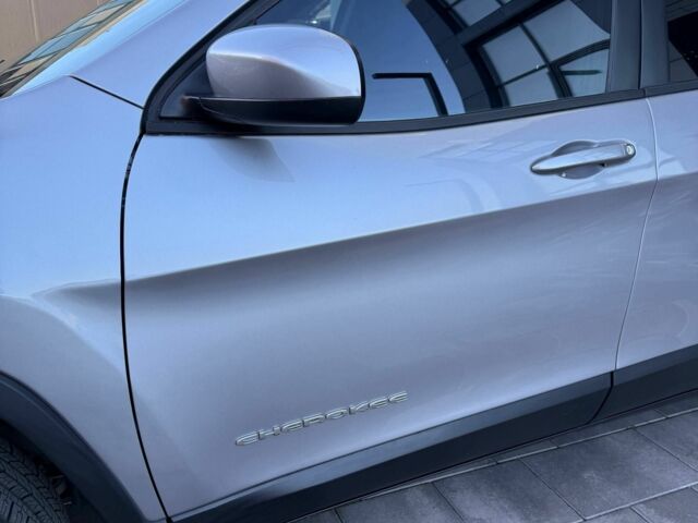 Серый Джип Чероки, объемом двигателя 2.4 л и пробегом 256 тыс. км за 13700 $, фото 5 на Automoto.ua