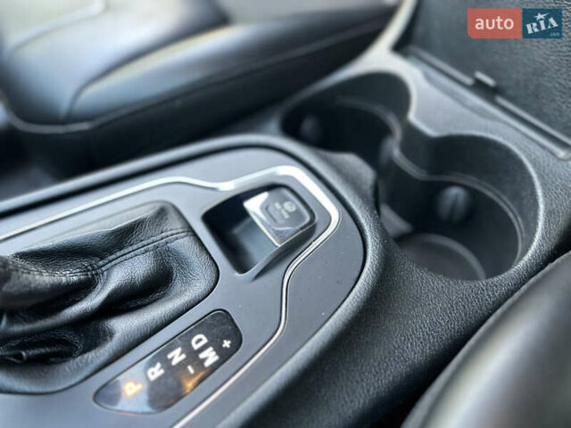 Серый Джип Чероки, объемом двигателя 2.4 л и пробегом 165 тыс. км за 15699 $, фото 196 на Automoto.ua