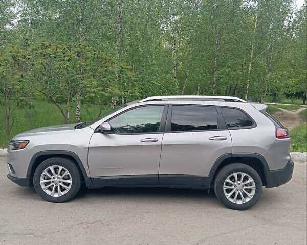 Сірий Джип Cherokee, об'ємом двигуна 2.36 л та пробігом 128 тис. км за 16000 $, фото 3 на Automoto.ua