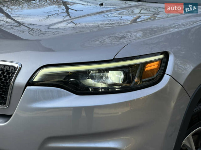 Серый Джип Чероки, объемом двигателя 2.4 л и пробегом 165 тыс. км за 15699 $, фото 35 на Automoto.ua