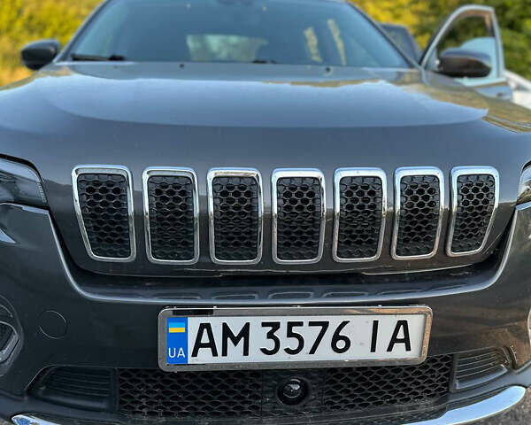 Сірий Джип Cherokee, об'ємом двигуна 3.24 л та пробігом 74 тис. км за 21000 $, фото 2 на Automoto.ua