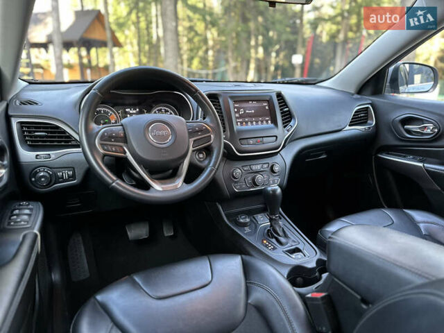 Серый Джип Чероки, объемом двигателя 2.4 л и пробегом 165 тыс. км за 15699 $, фото 222 на Automoto.ua