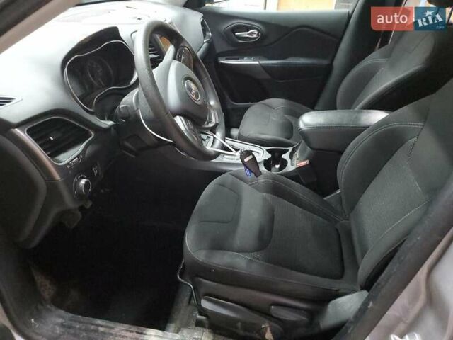 Серый Джип Чероки, объемом двигателя 2.36 л и пробегом 95 тыс. км за 2900 $, фото 6 на Automoto.ua