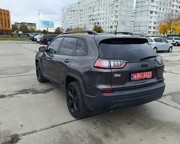 Серый Джип Чероки, объемом двигателя 0 л и пробегом 113 тыс. км за 15000 $, фото 3 на Automoto.ua