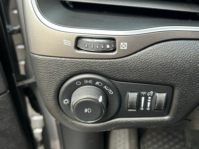 Серый Джип Чероки, объемом двигателя 3.2 л и пробегом 38 тыс. км за 19300 $, фото 20 на Automoto.ua