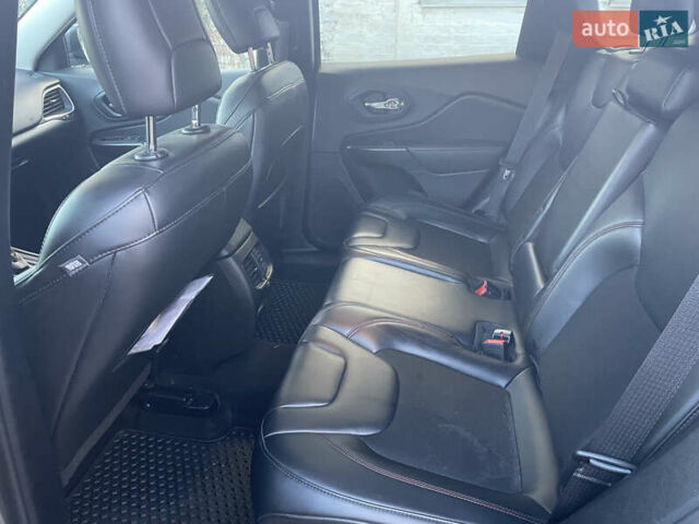 Сірий Джип Cherokee, об'ємом двигуна 3.24 л та пробігом 51 тис. км за 22800 $, фото 16 на Automoto.ua