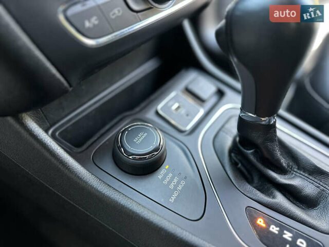 Серый Джип Чероки, объемом двигателя 2.4 л и пробегом 165 тыс. км за 15699 $, фото 195 на Automoto.ua