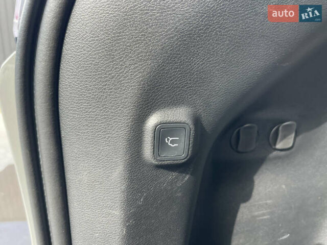 Сірий Джип Cherokee, об'ємом двигуна 3.24 л та пробігом 72 тис. км за 17000 $, фото 13 на Automoto.ua