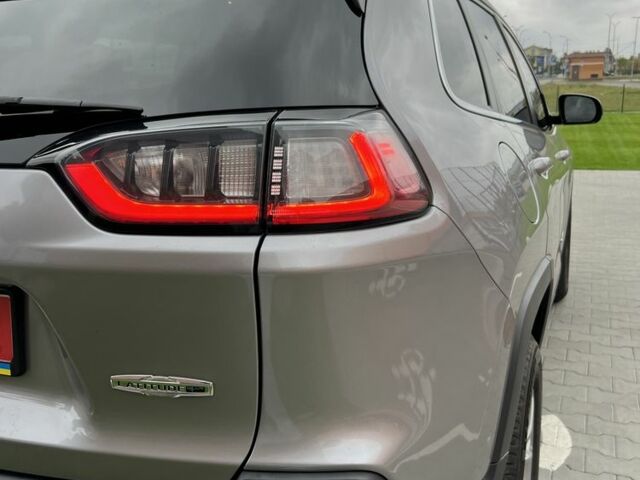 Джип Чероки 2020 в Софіївська Борщагівка на Automoto.ua Серый Джип Чероки, объемом двигателя 2.4 л и пробегом 202 тыс. км за 14500 $, фото 7 на Automoto.ua