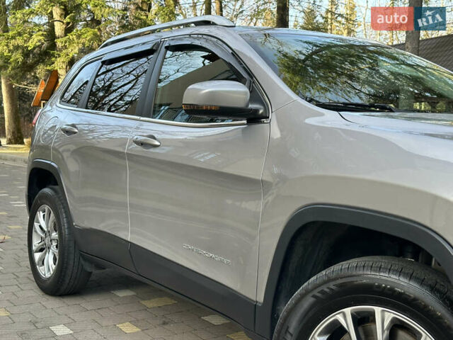 Серый Джип Чероки, объемом двигателя 2.4 л и пробегом 165 тыс. км за 15699 $, фото 62 на Automoto.ua