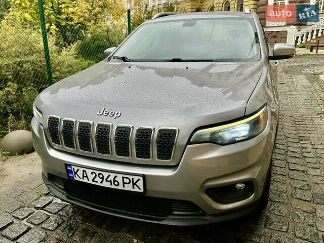 Джип Чероки 2020 в Киеве на Automoto.ua Серый Джип Чероки, объемом двигателя 2.36 л и пробегом 121 тыс. км за 18300 $, фото 1 на Automoto.ua