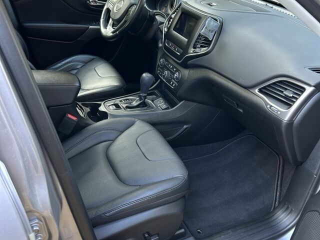 Серый Джип Чероки, объемом двигателя 3.2 л и пробегом 38 тыс. км за 19300 $, фото 7 на Automoto.ua