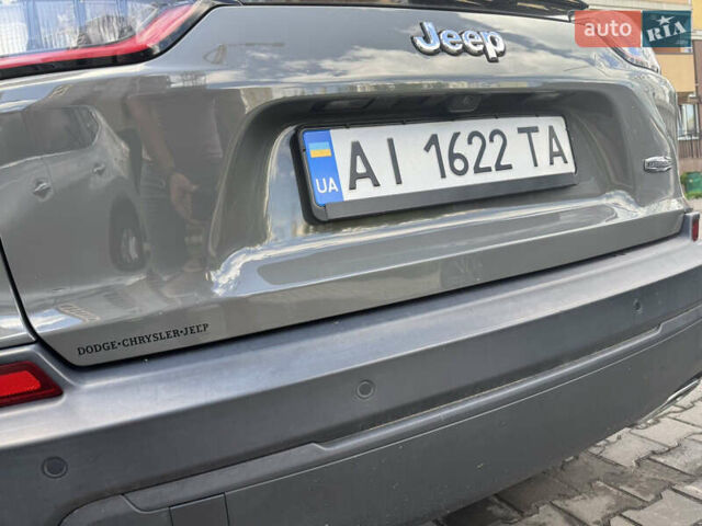 Сірий Джип Cherokee, об'ємом двигуна 3.2 л та пробігом 109 тис. км за 17200 $, фото 6 на Automoto.ua