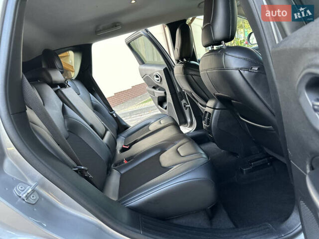 Серый Джип Чероки, объемом двигателя 2.4 л и пробегом 165 тыс. км за 15699 $, фото 227 на Automoto.ua