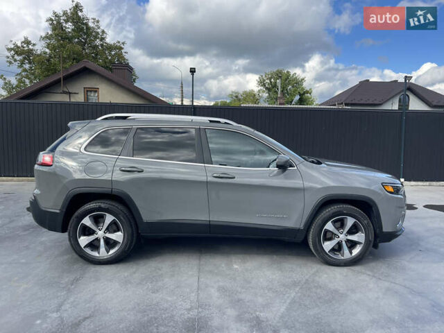 Сірий Джип Cherokee, об'ємом двигуна 3.24 л та пробігом 72 тис. км за 17000 $, фото 6 на Automoto.ua