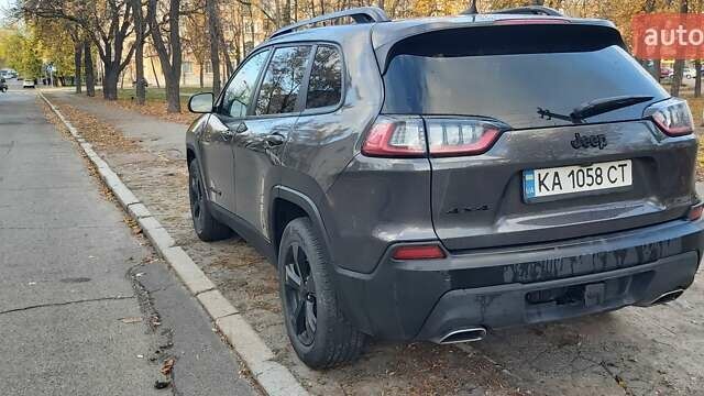 Сірий Джип Cherokee, об'ємом двигуна 3.24 л та пробігом 65 тис. км за 23200 $, фото 4 на Automoto.ua