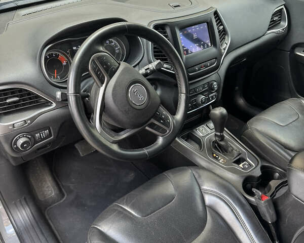 Сірий Джип Cherokee, об'ємом двигуна 3.2 л та пробігом 109 тис. км за 17200 $, фото 15 на Automoto.ua