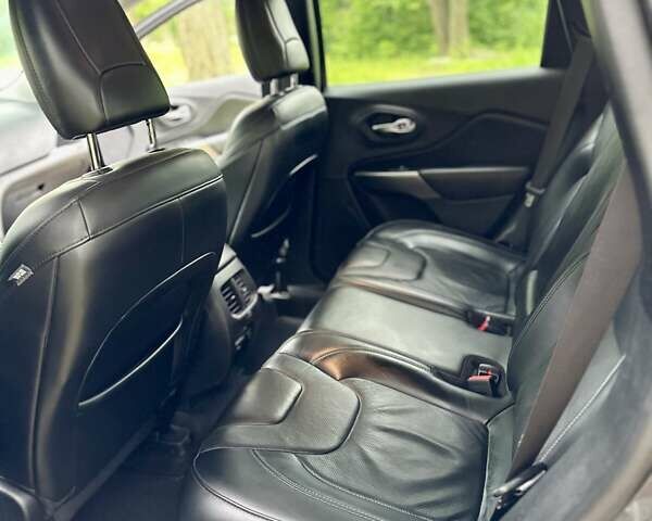 Сірий Джип Cherokee, об'ємом двигуна 2.36 л та пробігом 133 тис. км за 19500 $, фото 10 на Automoto.ua
