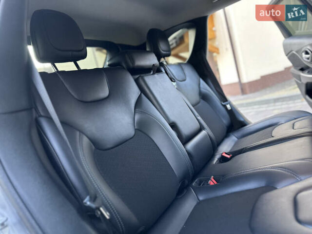 Серый Джип Чероки, объемом двигателя 2.4 л и пробегом 165 тыс. км за 15699 $, фото 231 на Automoto.ua