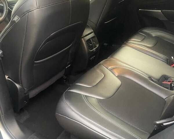 Сірий Джип Cherokee, об'ємом двигуна 2.36 л та пробігом 140 тис. км за 15500 $, фото 13 на Automoto.ua