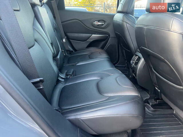 Серый Джип Чероки, объемом двигателя 3.24 л и пробегом 77 тыс. км за 21500 $, фото 13 на Automoto.ua