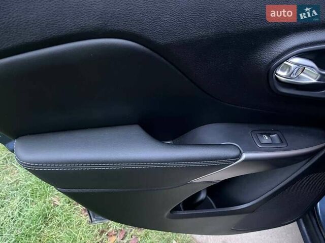 Сірий Джип Cherokee, об'ємом двигуна 2.4 л та пробігом 103 тис. км за 15600 $, фото 34 на Automoto.ua