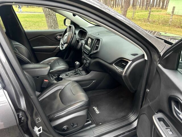 Серый Джип Чероки, объемом двигателя 3.2 л и пробегом 58 тыс. км за 19800 $, фото 6 на Automoto.ua