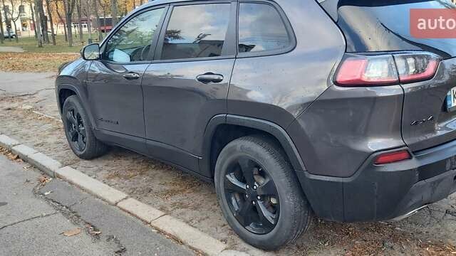 Сірий Джип Cherokee, об'ємом двигуна 3.24 л та пробігом 65 тис. км за 23200 $, фото 3 на Automoto.ua