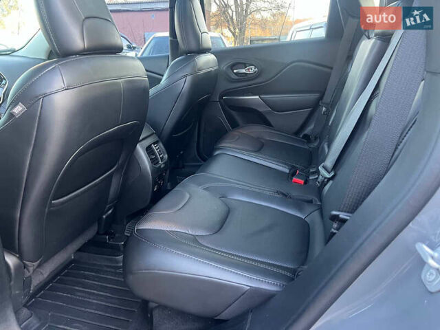 Серый Джип Чероки, объемом двигателя 3.24 л и пробегом 77 тыс. км за 21500 $, фото 14 на Automoto.ua