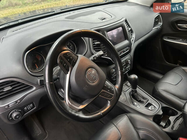 Сірий Джип Cherokee, об'ємом двигуна 3.24 л та пробігом 90 тис. км за 19800 $, фото 12 на Automoto.ua