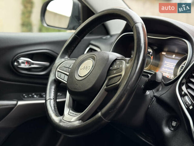 Сірий Джип Cherokee, об'ємом двигуна 3.24 л та пробігом 104 тис. км за 17200 $, фото 60 на Automoto.ua