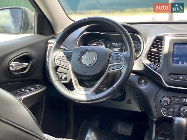 Джип Чероки 2020 в Киеве на Automoto.ua Серый Джип Чероки, объемом двигателя 2.36 л и пробегом 71 тыс. км за 18500 $, фото 32 на Automoto.ua