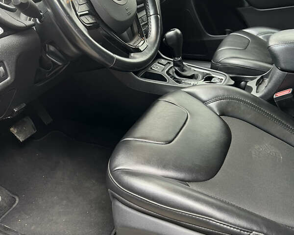 Серый Джип Чероки, объемом двигателя 2.36 л и пробегом 107 тыс. км за 18500 $, фото 5 на Automoto.ua