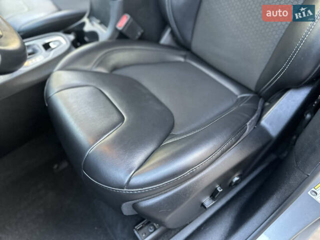 Серый Джип Чероки, объемом двигателя 2.4 л и пробегом 165 тыс. км за 15699 $, фото 218 на Automoto.ua