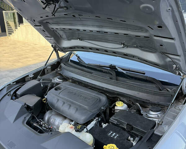 Серый Джип Чероки, объемом двигателя 2.36 л и пробегом 257 тыс. км за 13700 $, фото 15 на Automoto.ua