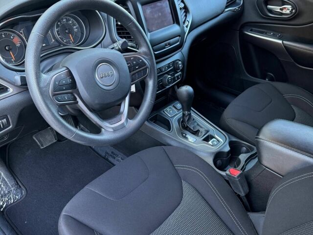 Серый Джип Чероки, объемом двигателя 2.4 л и пробегом 256 тыс. км за 13700 $, фото 13 на Automoto.ua