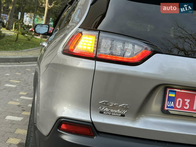 Серый Джип Чероки, объемом двигателя 2.4 л и пробегом 165 тыс. км за 15699 $, фото 105 на Automoto.ua