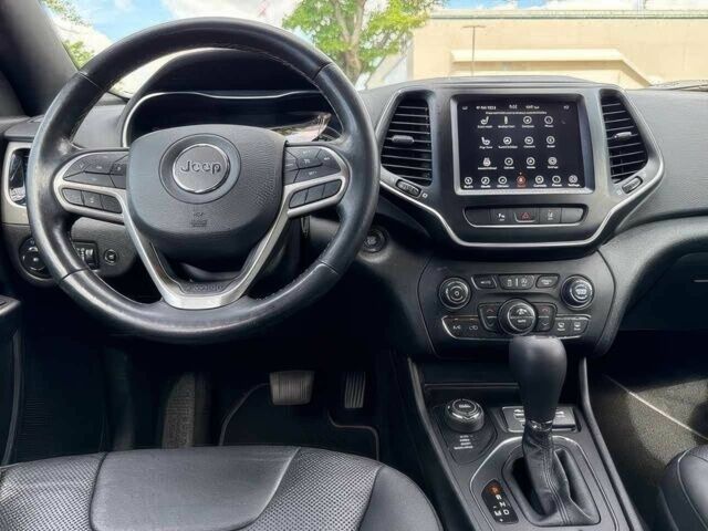 Сірий Джип Cherokee, об'ємом двигуна 3.2 л та пробігом 34 тис. км за 15200 $, фото 12 на Automoto.ua
