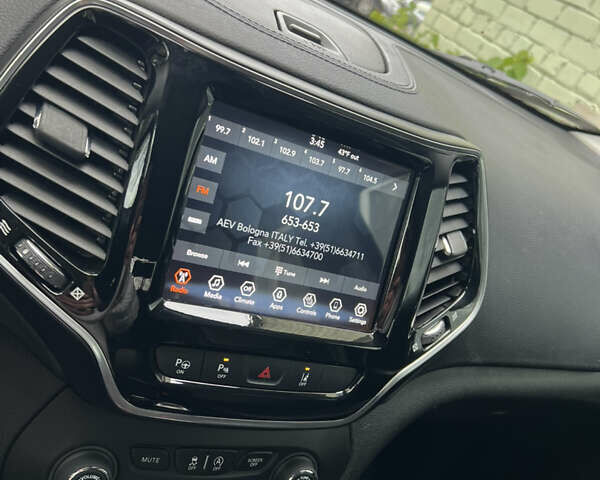 Сірий Джип Cherokee, об'ємом двигуна 3.2 л та пробігом 121 тис. км за 17800 $, фото 23 на Automoto.ua