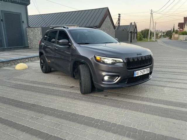Сірий Джип Cherokee, об'ємом двигуна 2.4 л та пробігом 80 тис. км за 17400 $, фото 1 на Automoto.ua