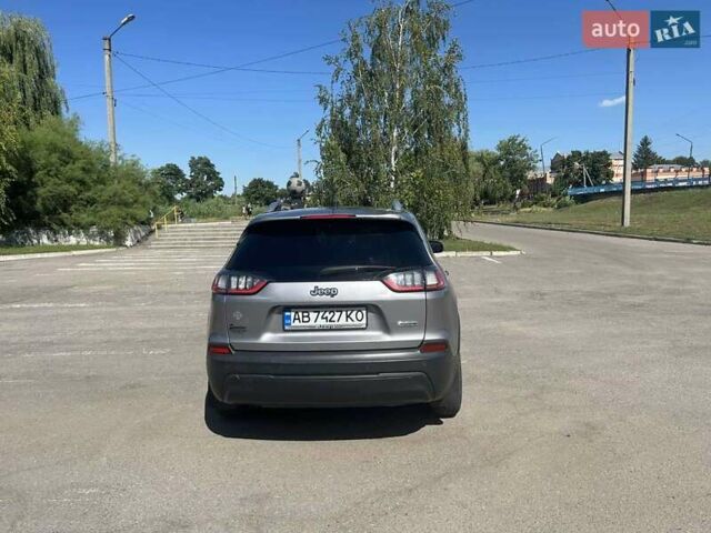 Серый Джип Чероки, объемом двигателя 2.36 л и пробегом 108 тыс. км за 21999 $, фото 4 на Automoto.ua