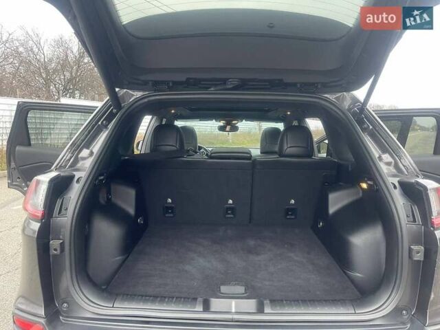 Сірий Джип Cherokee, об'ємом двигуна 3.24 л та пробігом 99 тис. км за 20500 $, фото 3 на Automoto.ua