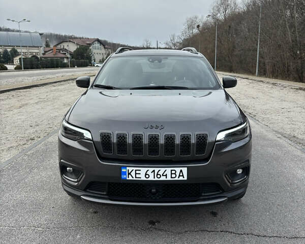 Сірий Джип Cherokee, об'ємом двигуна 3.24 л та пробігом 43 тис. км за 19199 $, фото 1 на Automoto.ua